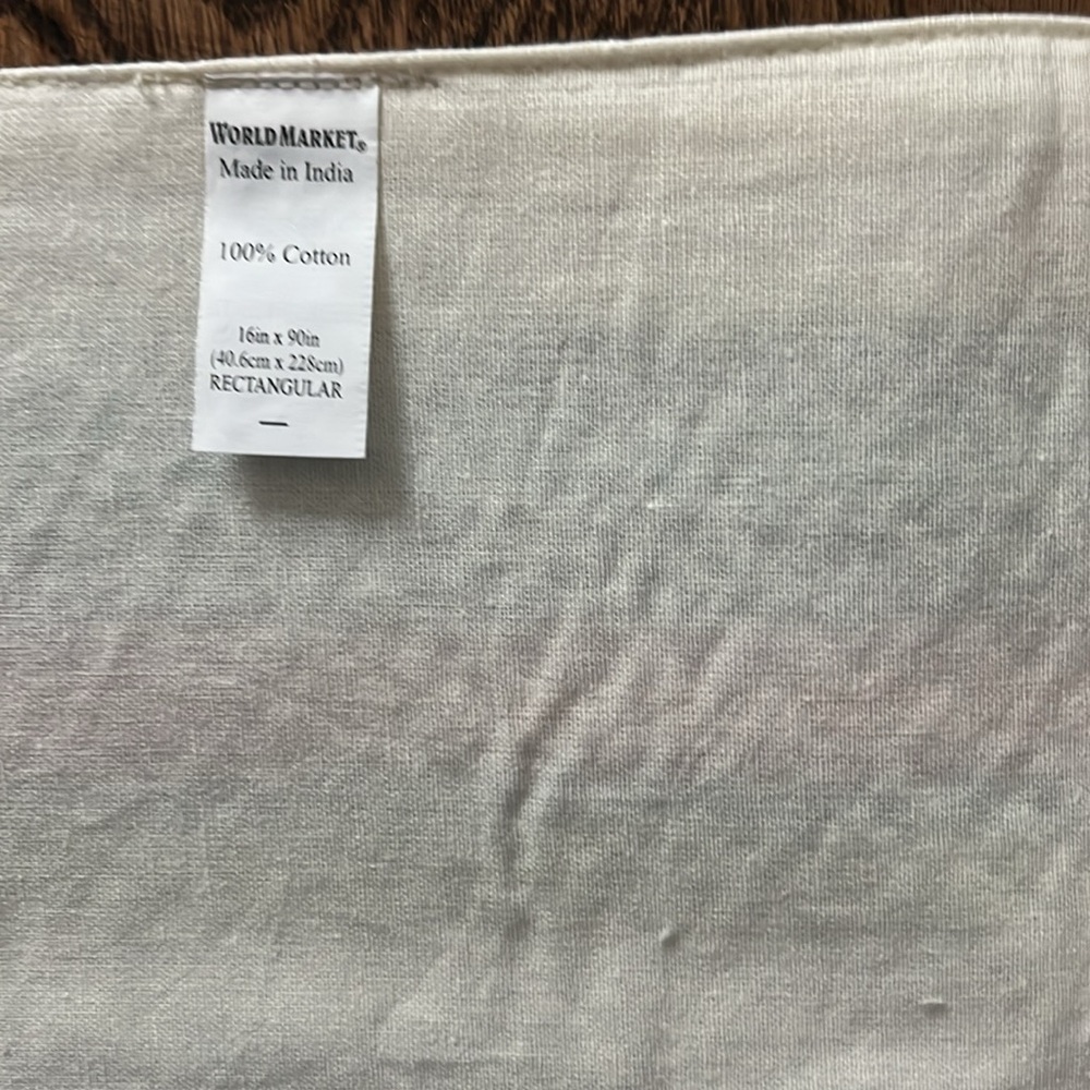 Table runner - Picture 2 of 2